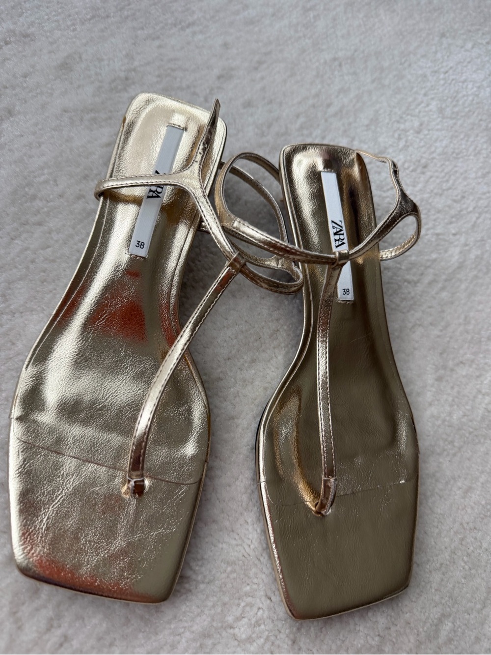 BNWOT ZARA Metallic Gold T-Strap Flat Kitty Heels Sandals - Picture 3 of 8